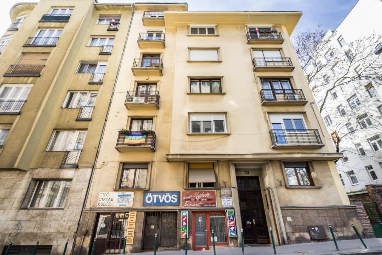 Bpr Shiny Deluxe Home, Budapest